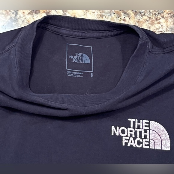 The North Face Men’s Long Sleeve TNF Sleeve Hit Tee - Picture 5 of 6